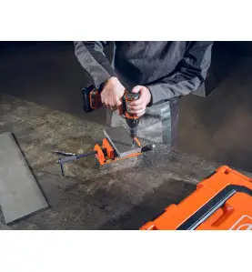 Taraud DL VARIO M20 x 2,5 mm pour trous débouchants rérérence 63110032010 Fein