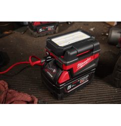 M18 ALIS-0 - Projecteur de chantier compact 18V, sans batterie, 1000 Lumens Milwaukee ref 4933498148