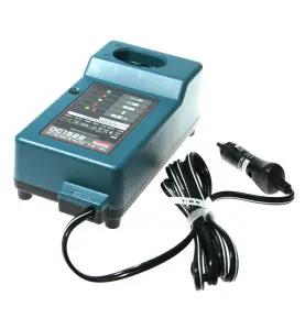 Vente de Chargeur automobile dc1822 acc.makita, numéro 22017 / makita-accessoires_193439-5 à 132,56 €HT soit 159,07 €TTC. 