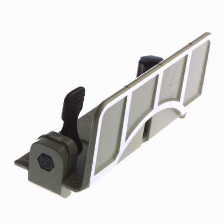 Vente de Guide d'angle acc.makita, numéro 23533 / makita-accessoires_122473-8 à 73,01 €HT soit 87,61 €TTC. 