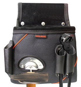 Vente de Saccoche couvreur dolmar acc.makita, numéro 23585 / makita-accessoires_988048305 à 38,32 €HT soit 45,98 €TTC. 