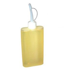 Vente de Recharge d'huile 30cc acc.makita, numéro 23599 / makita-accessoires_181434-7 à 1,11 €HT soit 1,34 €TTC. 