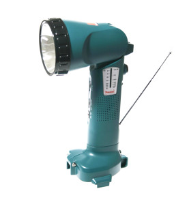 Vente de Torche radio 12v(ss batterie) acc.makita, numéro 24139 / makita-accessoires_E01169-9 à 43,46 €HT soit 52,15 €TTC. 