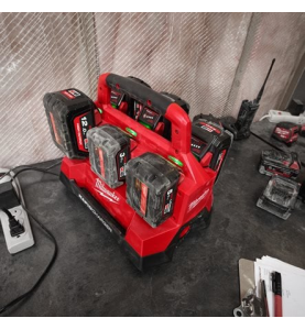 M18PC6 - Chargeur IN2
